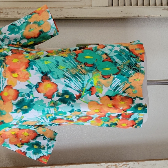 *SOLD* Caribbean Joe floral vibrant colorful short-sleeve top women's small NEW - Picture 3 of 11
